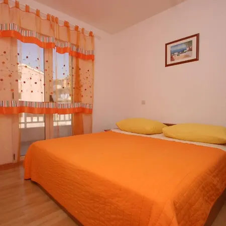 Lägenhet With A Parking Space - 6640 *