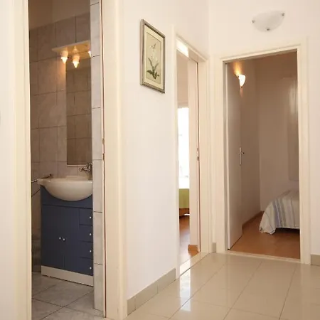 With A Parking Space - 6640 Lägenhet Makarska