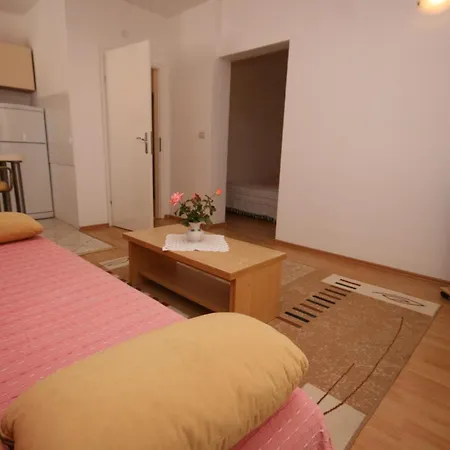 Lägenhet With A Parking Space - 6640 *